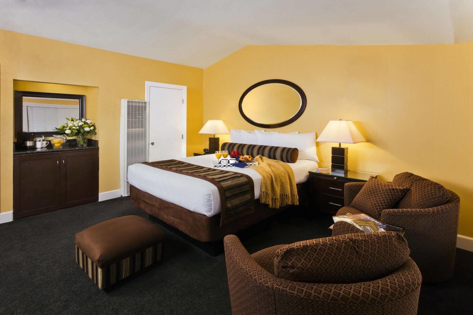 Monterey Peninsula Inn Pacific Grove Exterior photo